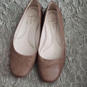 Lifestride Cognac flats